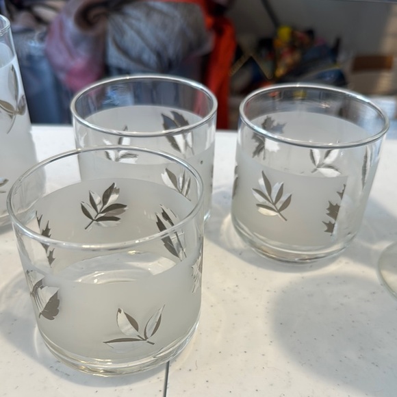 Mid Century Frosted Silver Leaf Lowball Drink Glasses, Vintage Frosted Glass - Picture 1 of 6
